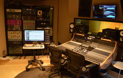 Skolar - Niu FM Recording Studios 